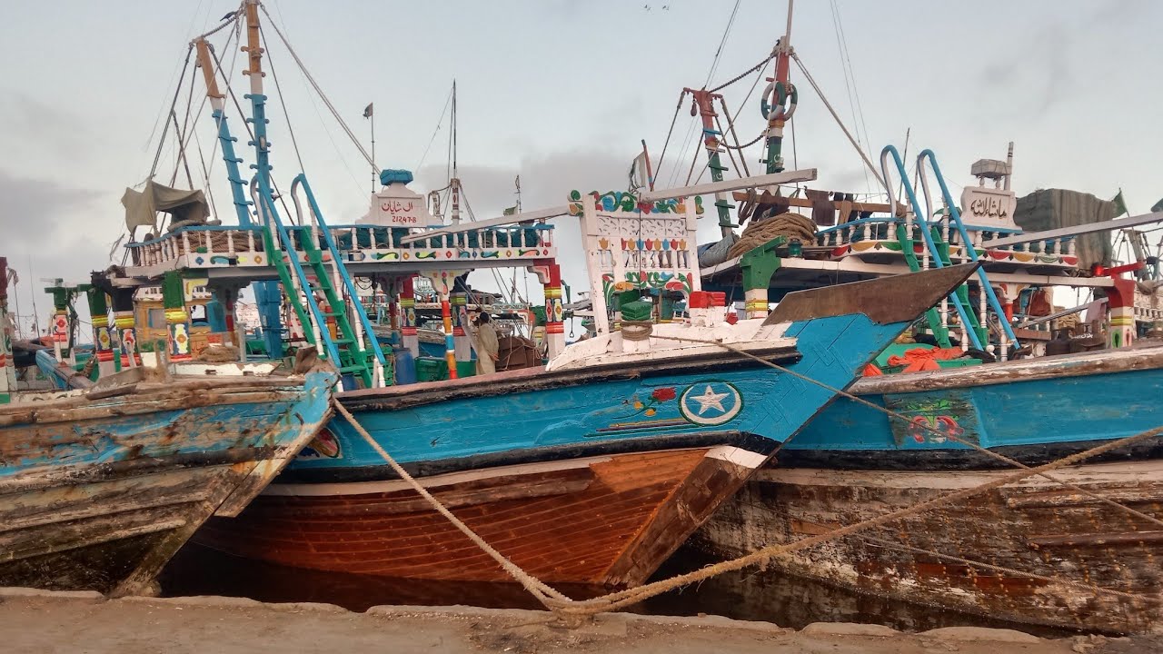 karachi fishery.fish market in karachi pakistan.karachi shipyard .karachi bandargah.