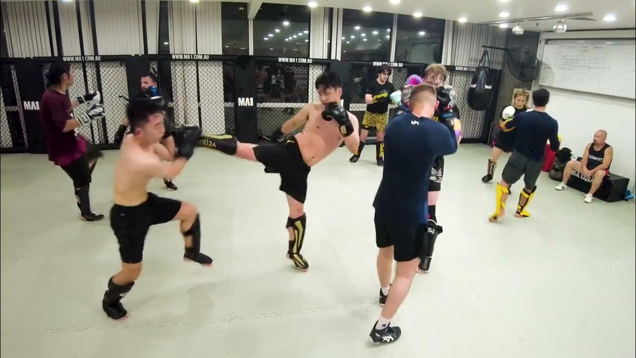 160323 | Muay Thai Sparring | Julian Toilet Break | Absolute MMA - YouTube
