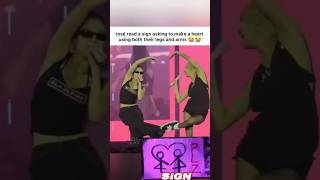 Chaennie Making Heart As Blinks Sign Resimi