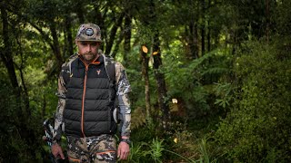 Razor Elite Vest
The Razor Elite Vest is brilliantly lightweight, compact and warm. Perfect for so many scenarios. Its great for wearing under your outer layer in the morning before things heat up then stashing away nice and small in your pack later. It can be used as a light mid layer, or even just as an around town top. The true value in the Razor Elite Vest is the warmth to weight/packability ratio. It should find a place in just about every situation. Razor Elite Vest