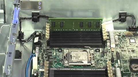 IBM System x3630 Removing a Microprocessor and Heatsink