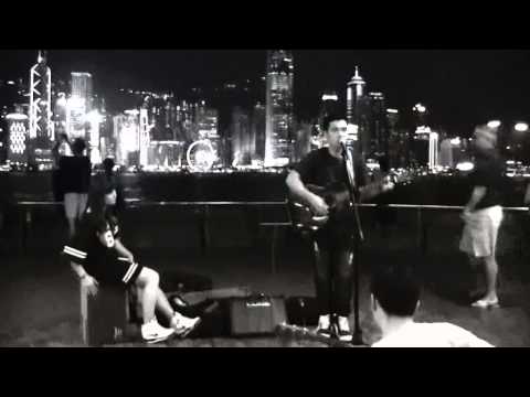 謝偉倫 Busking cover BEYOND光輝歲月 @TST HK (11092015 )