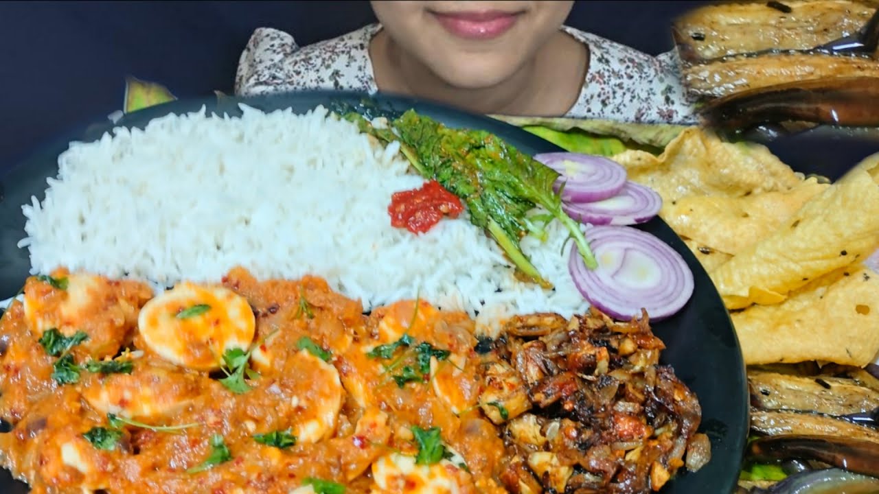 Tomato Egg Gravy, Chicken Pickle, Baingan Fry & Papad With Rice | Mini Mukbang 