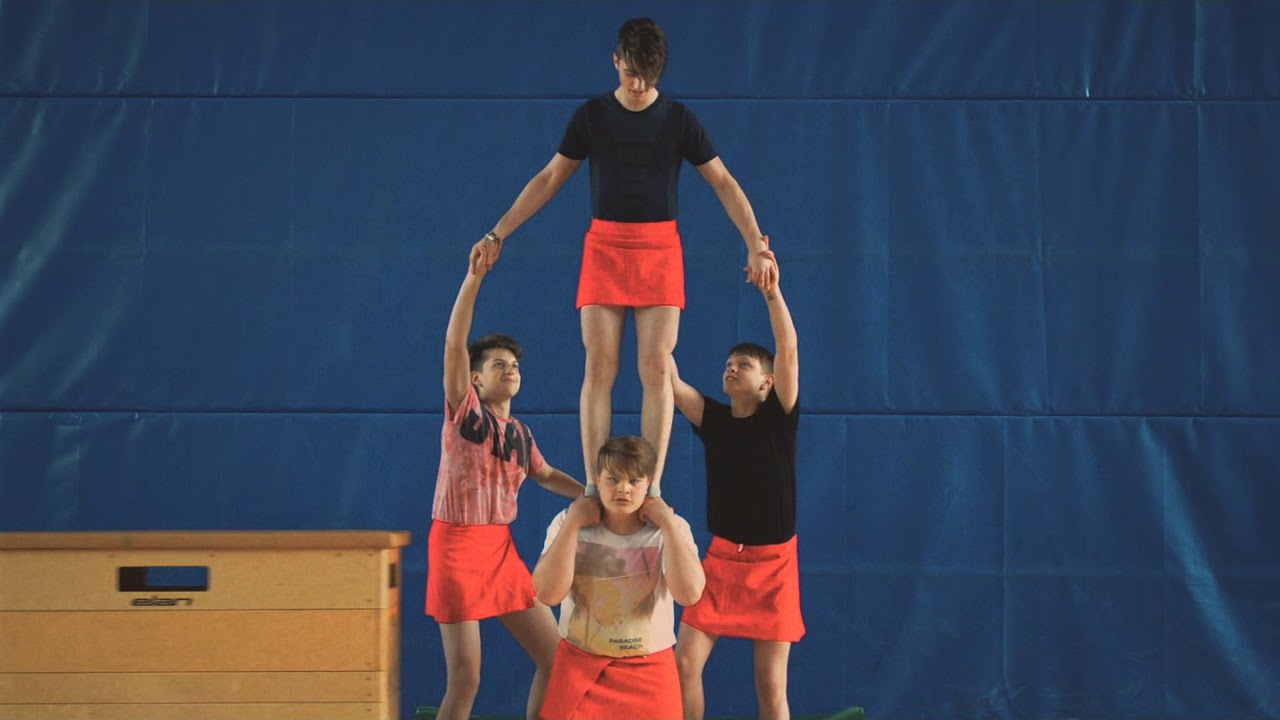 Oš Sežana predstavitveni videjo 9.c 2004