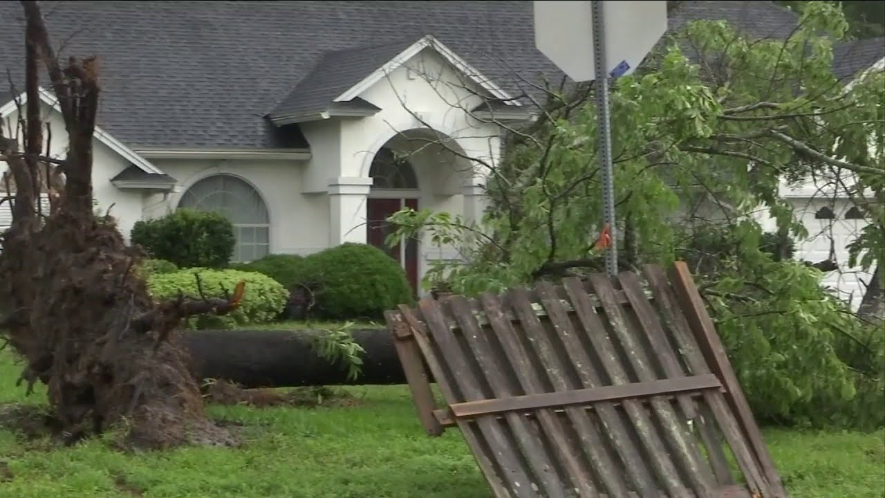 Severe storm lifts cars, leaves trail of damage on Northside - YouTube