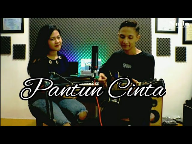 Pantun Cinta - cover (Hinada feat Shelvy) class=