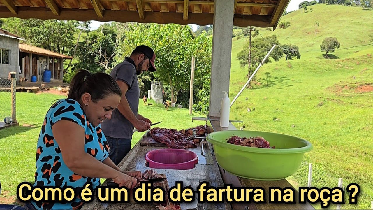 ROTINA DA MANHÃ COM FARTURÃO DE CARNE E CUIDANDO DA BICHARADA.