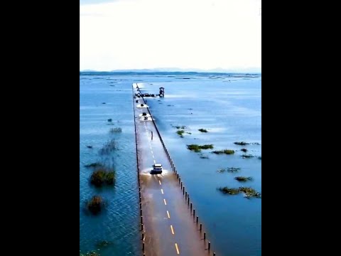 China’s Yongwu Highway : Watch As Cars Cruise Along The “Most Beautiful Road Under Water”