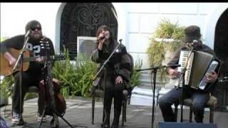 Javiera Parra - Compromiso ( Versión Tango ) ( Plaza Barrio Paris-Londres - 30.05.2010 )