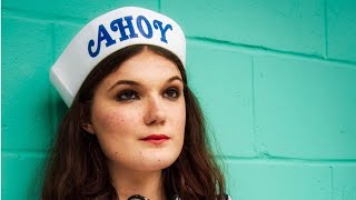 Robin Buckley Scoops Ahoy Cosplay and Makeup - Stranger Things Season 3