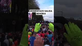 Momentazo en la salida de la Behobia San Sebastián