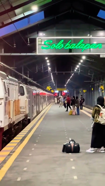 Stasiun Solo Balapan. #fypdongg #masukberanda #beranda #solobalapan #kotasolo #stasiunsolobalapan
