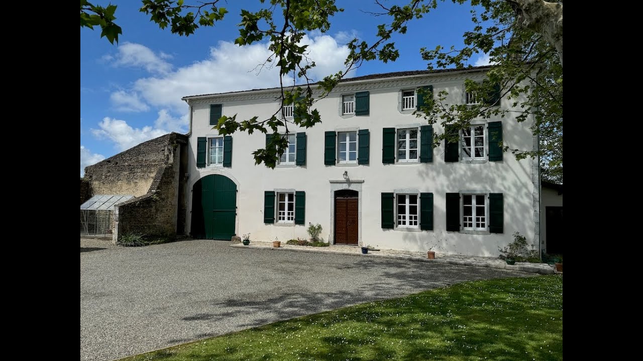 Superb Manor House with Barn, Pool; walking distance to Riverside Village | French Character Homes