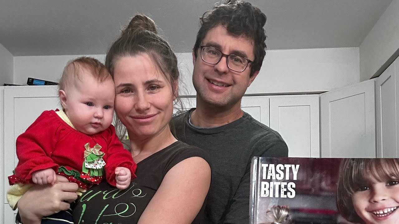 Trying to make breakfast and fold laundry before the children wake up… sometimes I succeed 😄