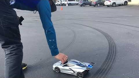 How to fix a Traxxas 4-Tec 3.0 from fishtailing spinning out randomly make it track straight Review