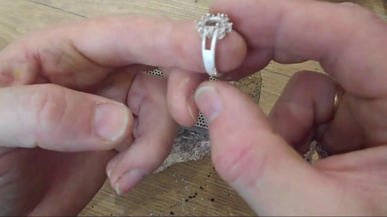 делаю два женских перстня , с корпусов конденсаторов - YouTube
