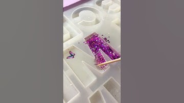 Resin Art on next level 😍 #resinart #resin #craft #glitter #decorative #resinartist #keychain #art