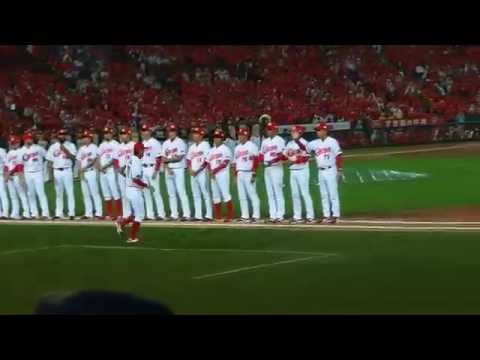 日本シリーズ　２０１６　一日目　カープ選手入場