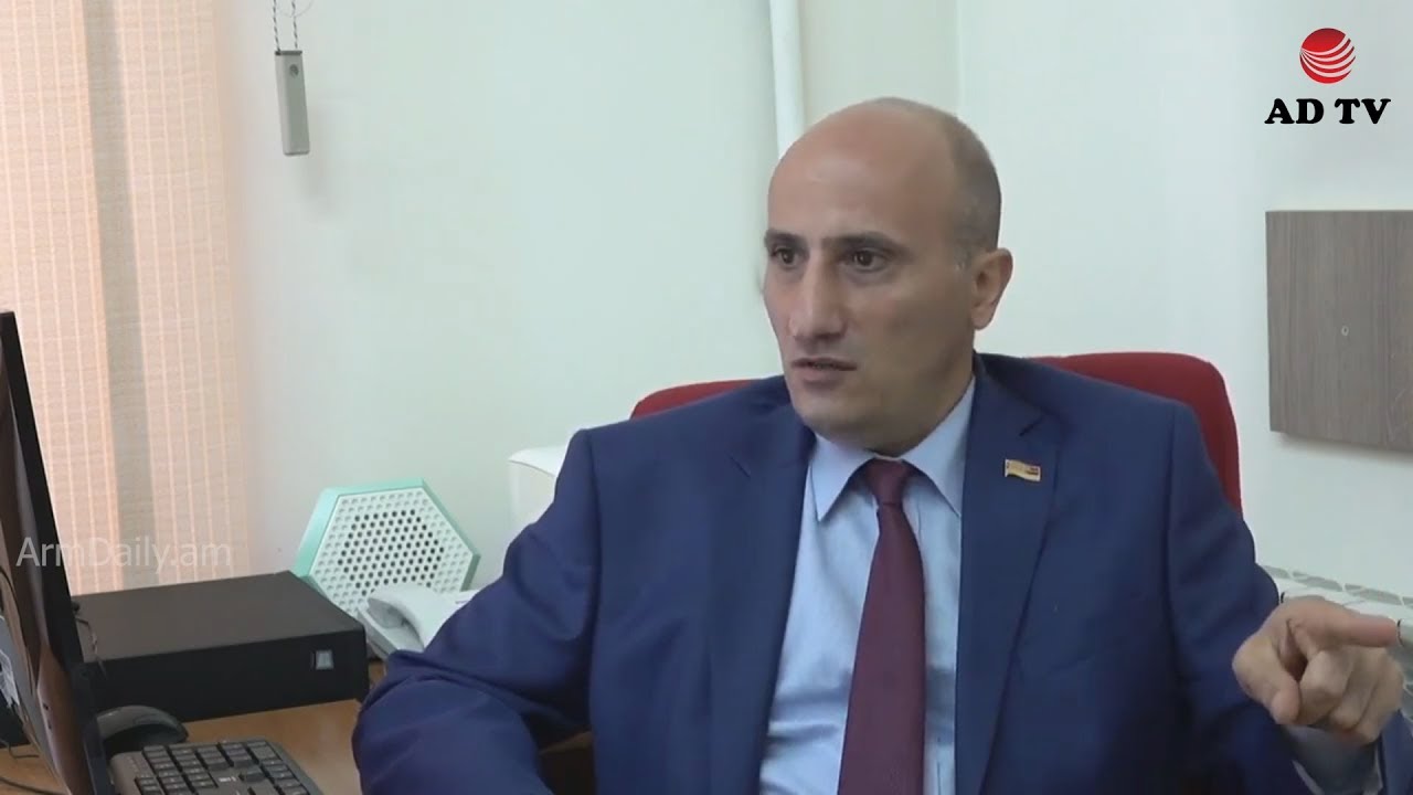 newspaper mockup «Իմ քայլ»-ում երբեք ոչ մեկի բերանը չեն փակում. Վահագն Հովակիմյան