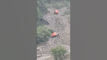شيلة طنااااااخة مهربين العز فينا سرا في دمنا قد جرا 