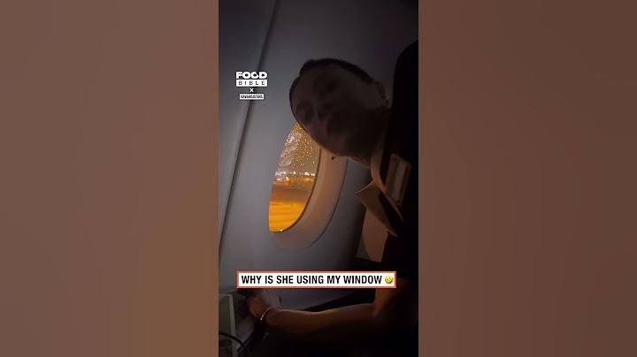 POV: Your mum is the flight attendant 🛩️😂        🎥: Instagram / kavanisisters