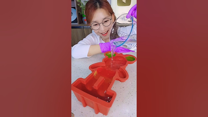 탕후루 파는 아이스 산타곰돌이 뭔가 잘못된 곳 은 어디일까요 다들 행복한 크리스마스 보내 세요 #청담언니 #요리하는메이크업아티스트 #청담언니 #funny