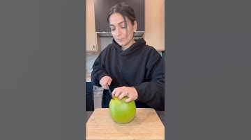 How to peel a pomelo fruit