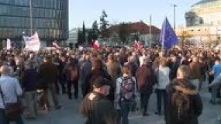 Poles protest against ruling party