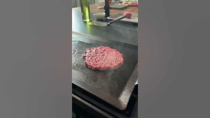 6 Tips For The Perfect Smash Burger | Made In Cookware #smashburgers #cooking #smashburger #burger