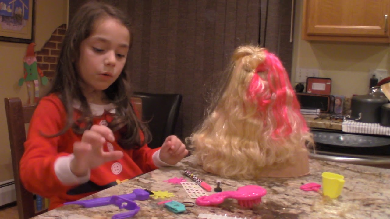 Barbie Flip & Reveal - Christmas 2017