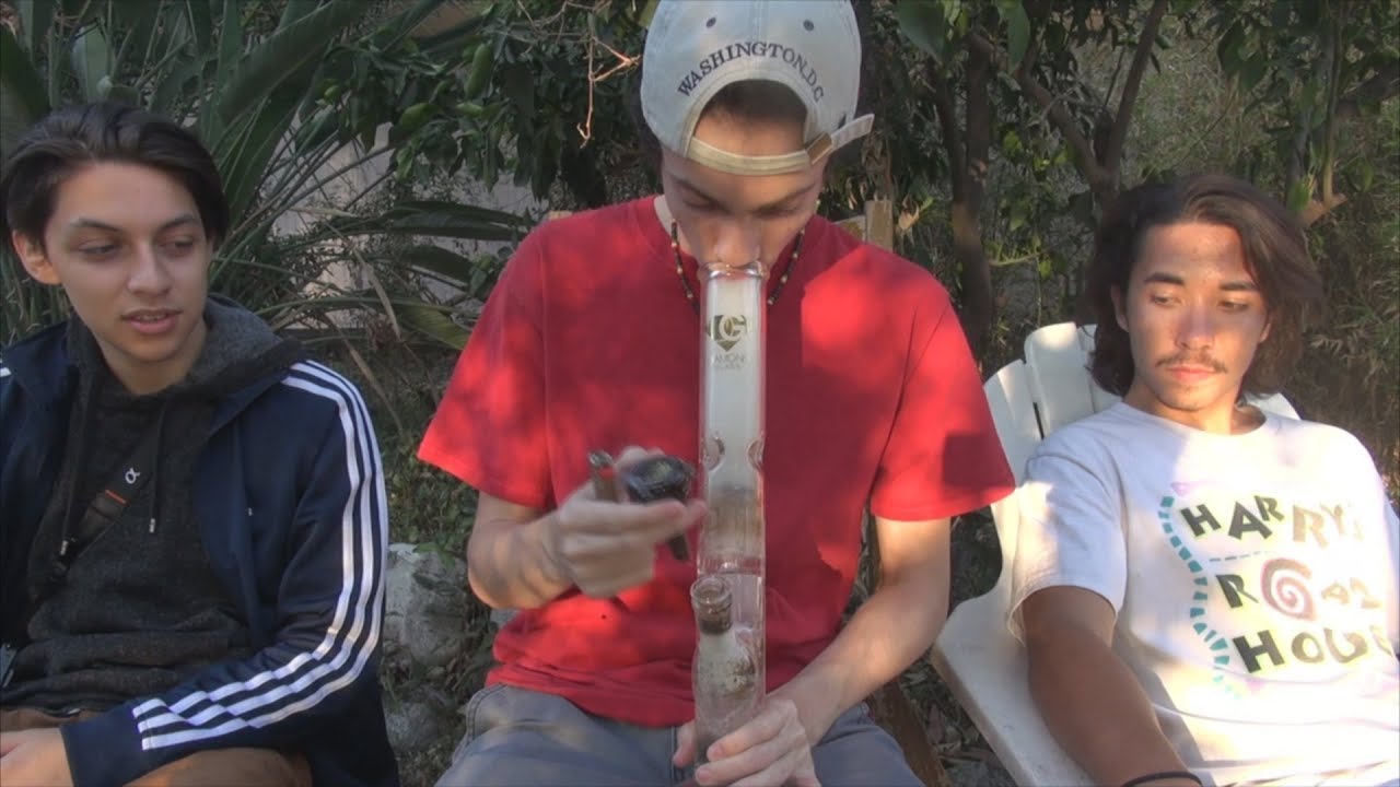 Front Yard Smoke Sesh W/ Homies