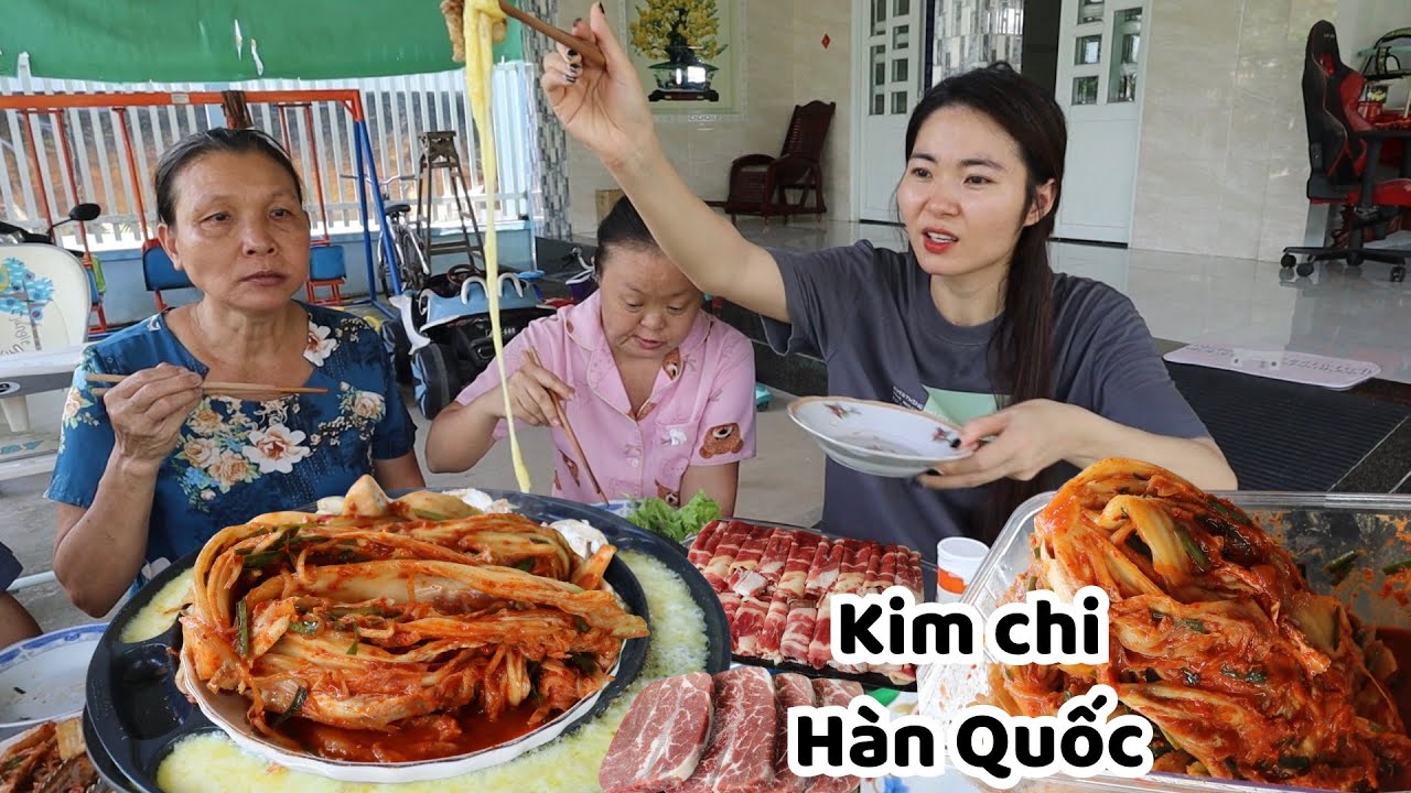 Khui Hủ Kim Chi Giòn, Cay, Nướng Thịt, Phô Mai Ăn Cùng ngon ghê. Cha chỉ Q xông lá tại nhà