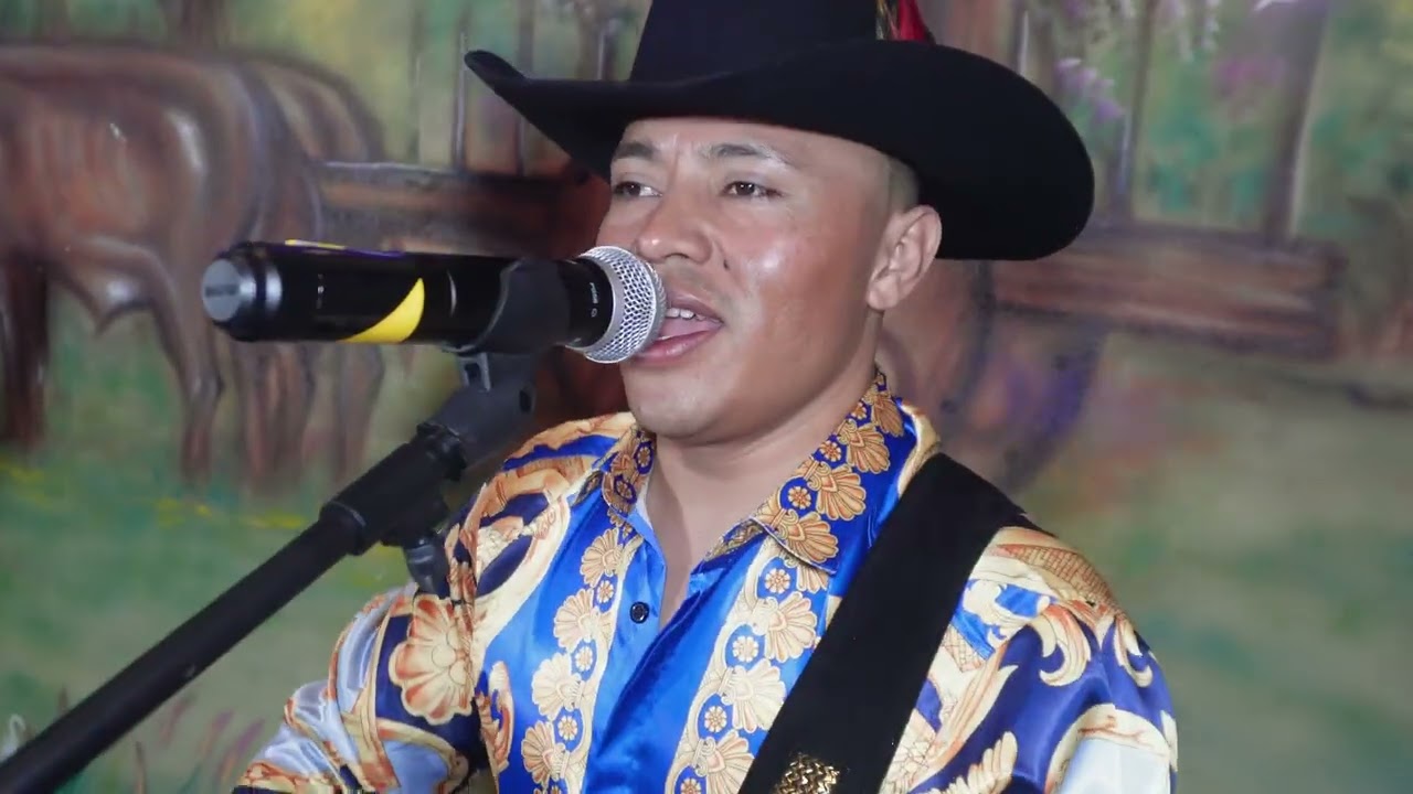 Aleymi Funez Y Sus Compas-Un Muchacho En Las Carolinas 