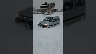 Peugeot partner dangel 4x4 snow 2 Dangel 4x4 Peugeot Partner Tepee