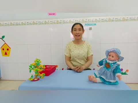 Cô Phạm Thị Thanh Vân lớp Cơm nát - Xâu vòng màu đỏ