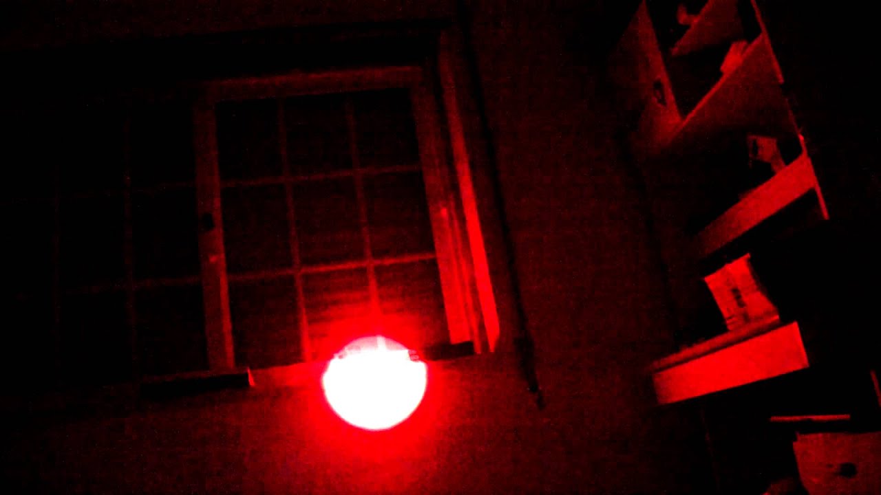 A Luz Vermelha Se Propaga No Vacuo Com Velocidade