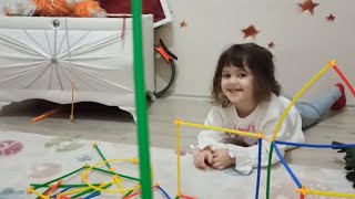 Göktuğ Ve Güneş Bambu Çubuklar La Renkleri Öğreniyor / Eğitici Çocuk / Renkleri Öğreniyorum