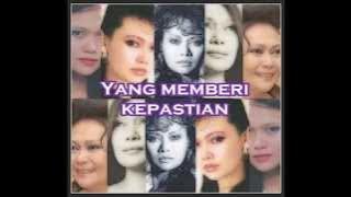 Datuk Khadijah Ibrahim 'Ku Gembira Di Samping Mu' (With Lyrics) HD