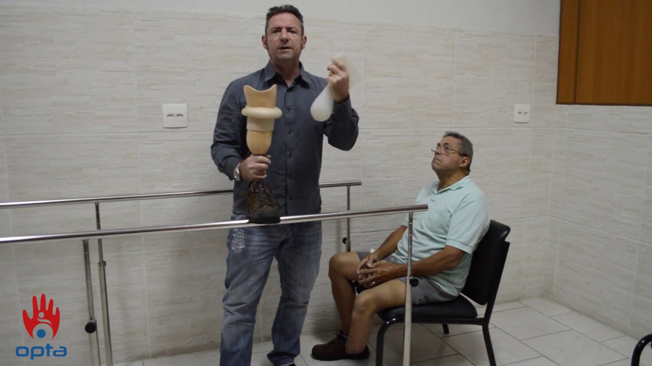 Sistema de liner com joelheira de vedação nas amputações transtibiais