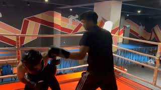 sparring weight 53 vs 71 - magsayo style vs philly shell #boxing #sparring#phillyshell #boxer#tinju 