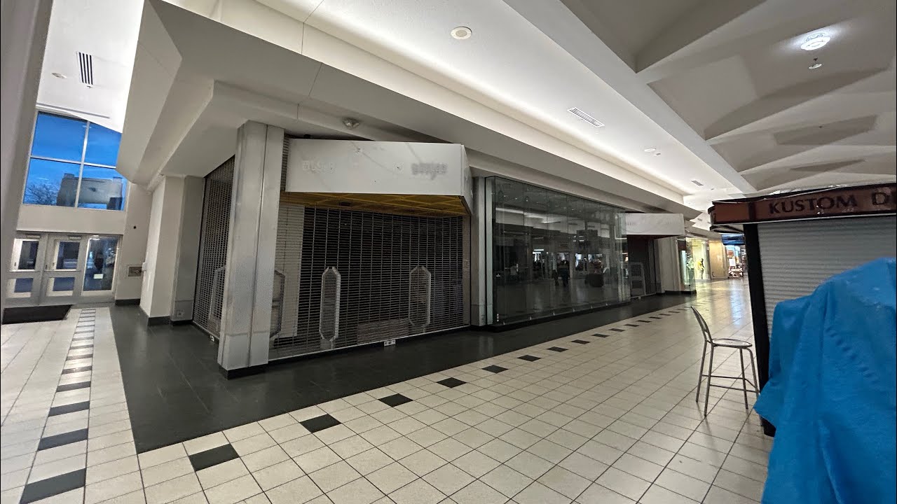 River Oaks Mall 3/28/2024.  The final days of River Oaks Mall, what remains.