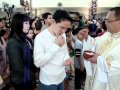 Filipinos flock to Christmas mass