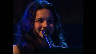 Watch Norah Jones Toes video