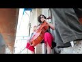 La violonchelista en el balcón: música para los vecinos en medio de la cuarentena