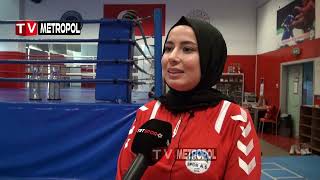 9 Yaşinda Taniştiği Ki̇ck Boks Branşinda Çi̇fte Dünya Şampi̇yonluğu Elde Etti̇