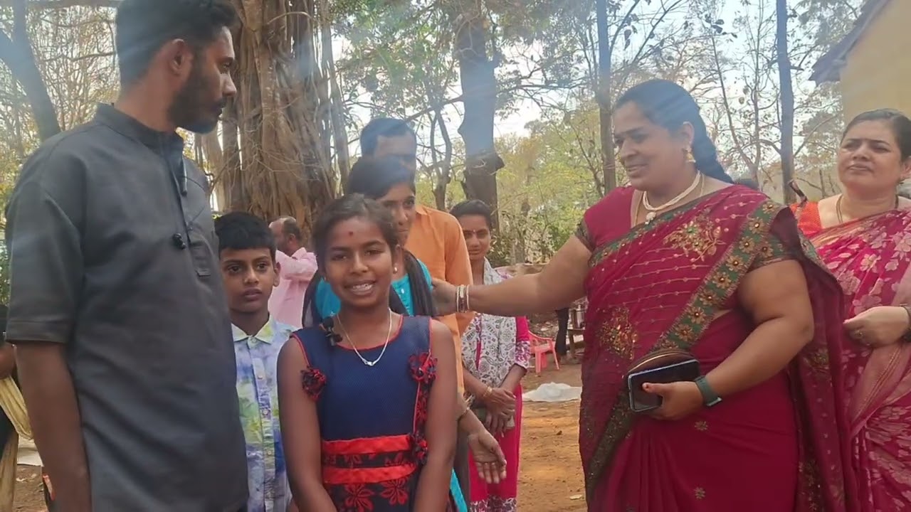 ಆಡೂರು ಶಾಲೆಯ ಮಕ್ಕಳ ಸಂತೆಯಲ್ಲಿ ಒಂದು ಸುತ್ತ.