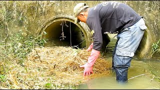 Unclogging Trash Clogged Culvert Drain Water To Field In The Dry Season by Clean  Daily12M 2,912 views 2 months ago 8 minutes, 3 seconds