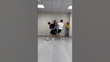 Screaming chicken🤣😜blindfolded and beating challenge #viral  #shortsvideo  #shorts