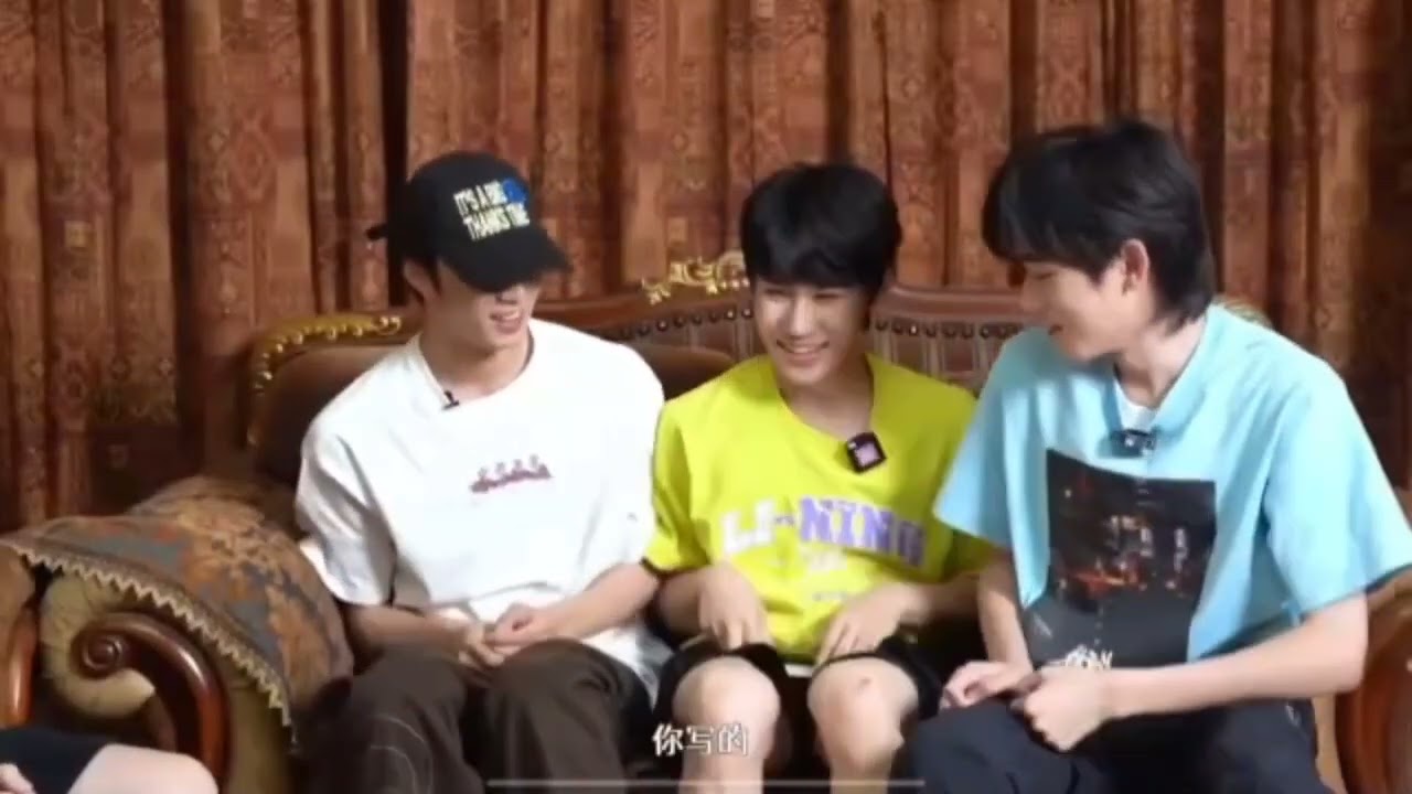 [TNT时代少年团]原来浩翔起床后这么忙啊🤣😂#马嘉祺 #丁程鑫 #宋亚轩 #刘耀文 #张真源 #严浩翔 #贺峻霖 #時代少年團 #tnt时代少年团 