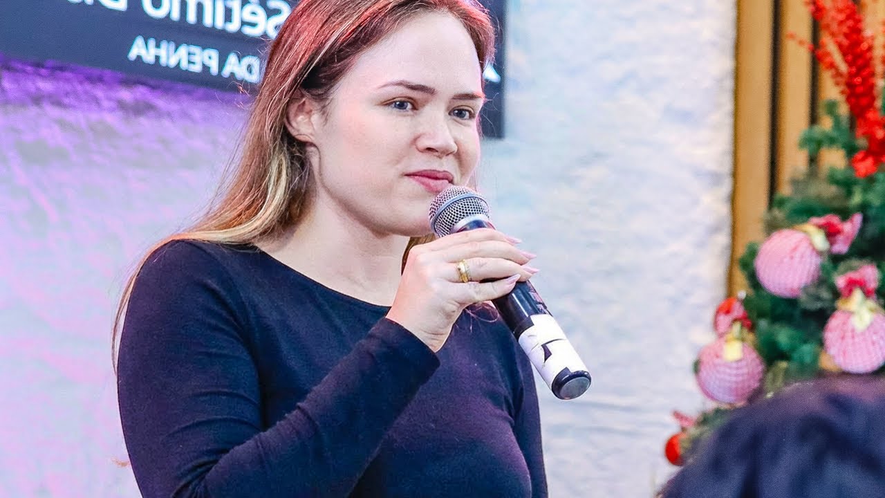 ADORAÇÃO EQUIVOCADA - Aline Vervloet